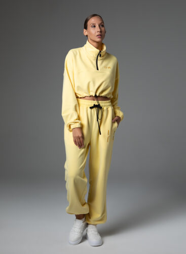 d181d0b2d0b8d182d188d0bed182-d0bcd0b8d0bdd0b8-charli-blur-3-1.jpg